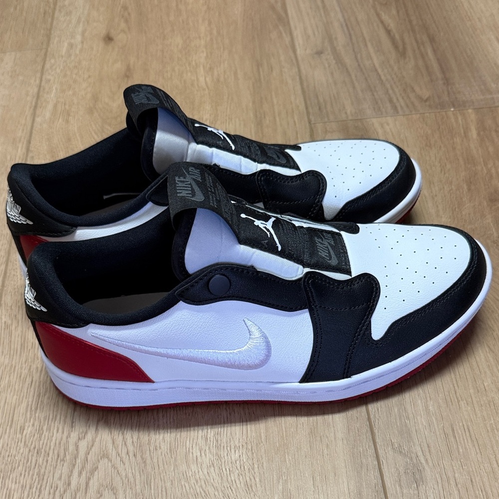 Nike Men's Black, White, and Red Slip-On Sneakers